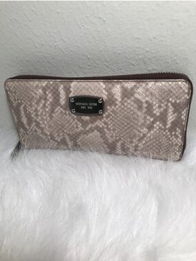 Michael Kors Jet Set Python-Embossed Leather Travel Continental Wallet EUC